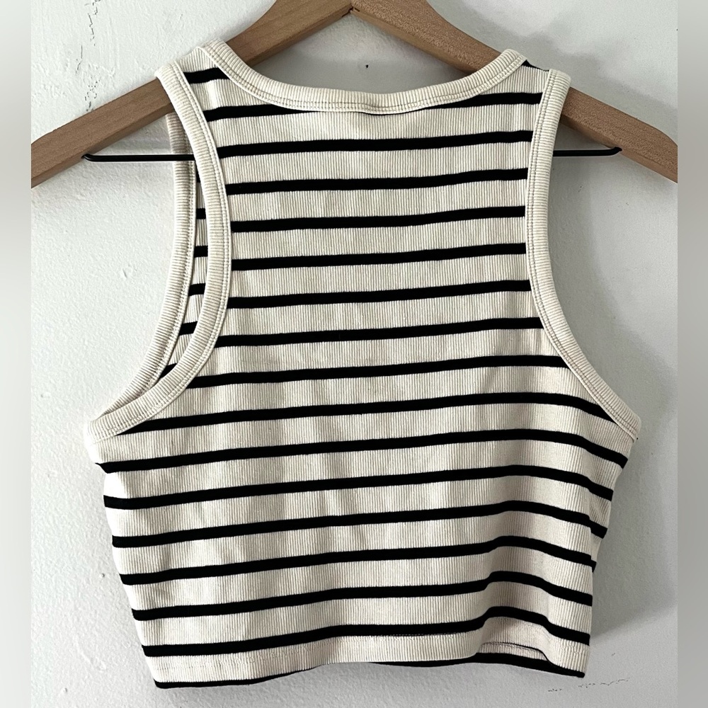 H&M Top - Picture 2 of 4
